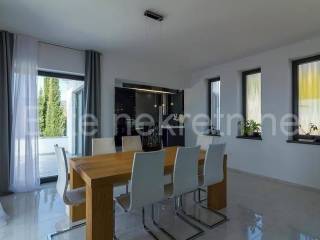 Flat in house, Rent, Kastav, Cikovici