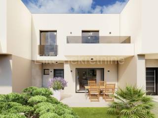 Terraced house, Sale, Rijeka, Istok