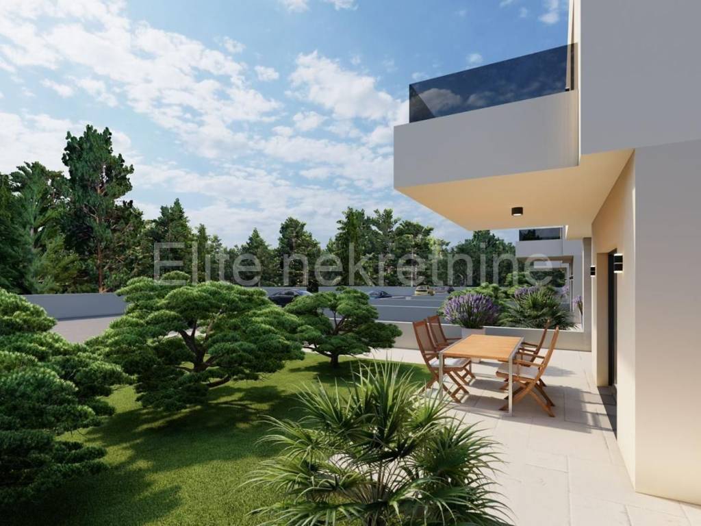 Terraced house, Sale, Rijeka, Istok