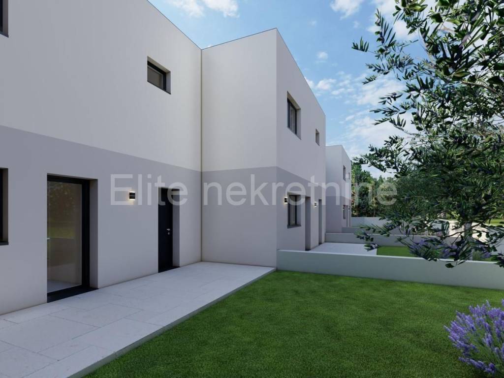 Terraced house, Sale, Rijeka, Istok