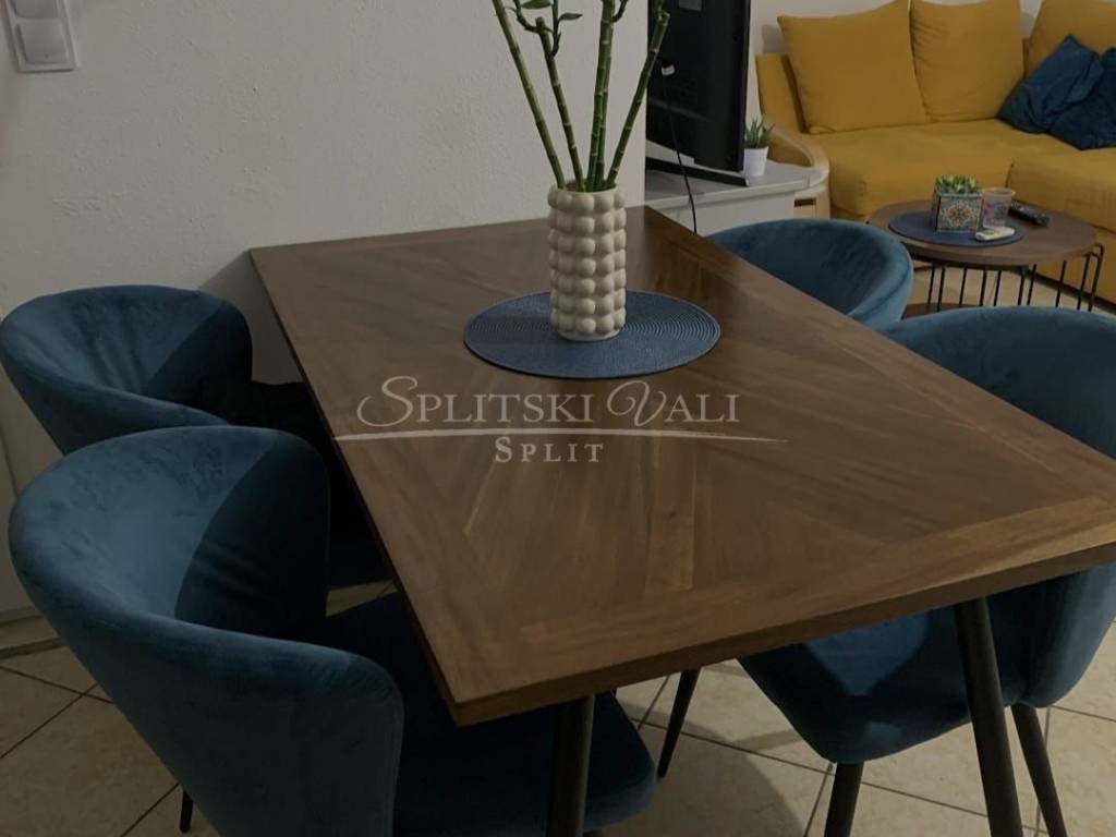 Flat in a building, Sale, Okrug, Okrug Gornji