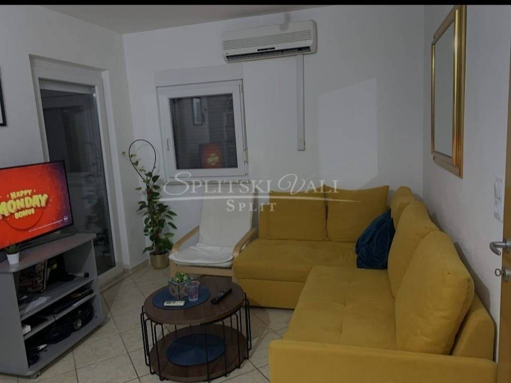 Flat in a building, Sale, Okrug, Okrug Gornji