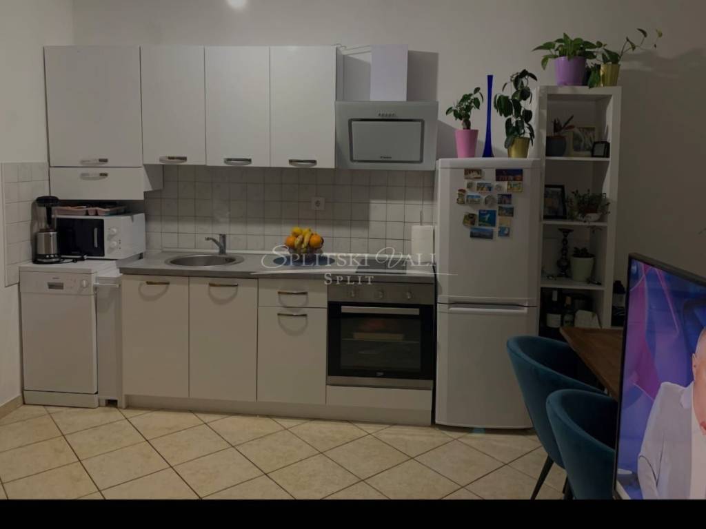 Flat in a building, Sale, Okrug, Okrug Gornji