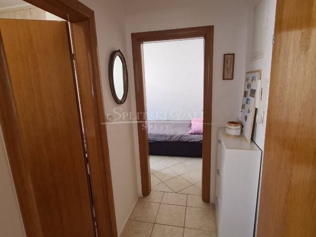 Flat in a building, Sale, Okrug, Okrug Gornji