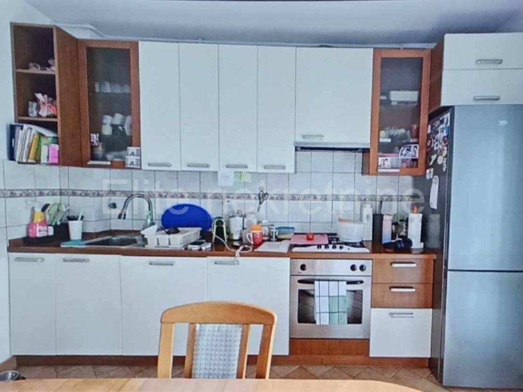 Flat in a building, Sale, Pula, Pula