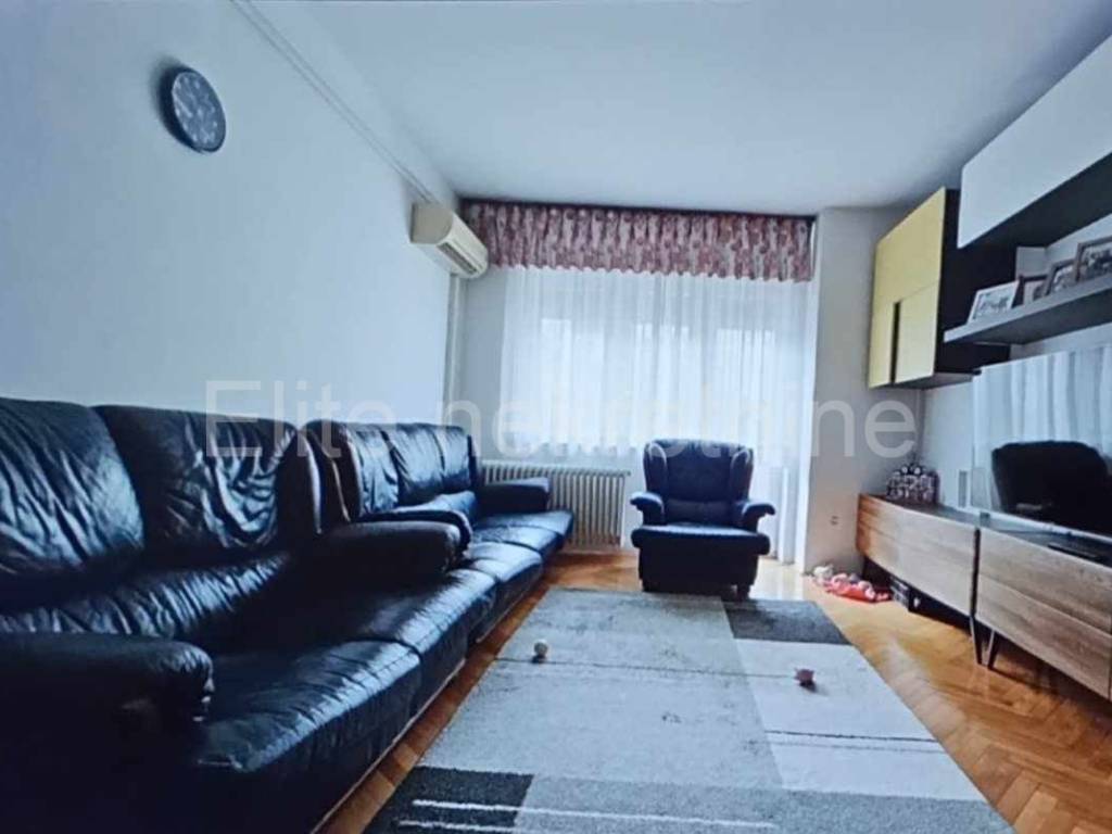 Flat in a building, Sale, Pula, Pula
