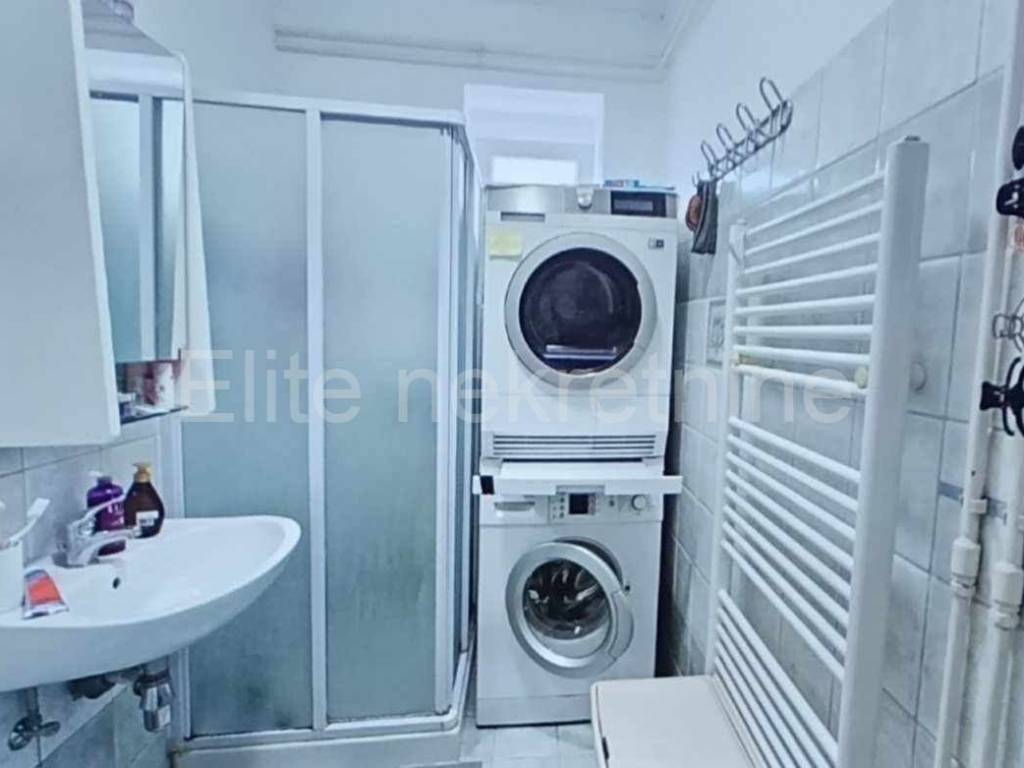 Flat in a building, Sale, Pula, Pula