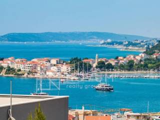 Flat in a house, Rent, Podstrana, Podstrana