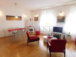 Flat in a building, Sale, Split, Split