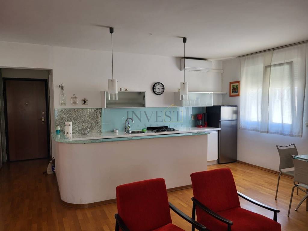 Flat in a building, Sale, Split, Split
