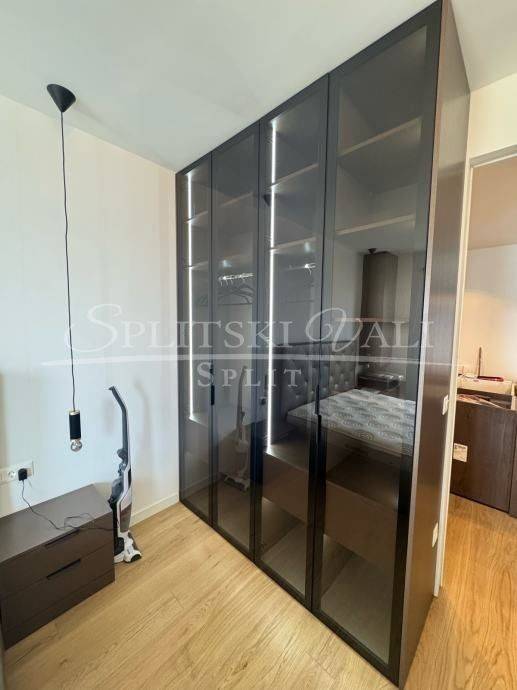 Flat in a new building, Rent, Split, Split