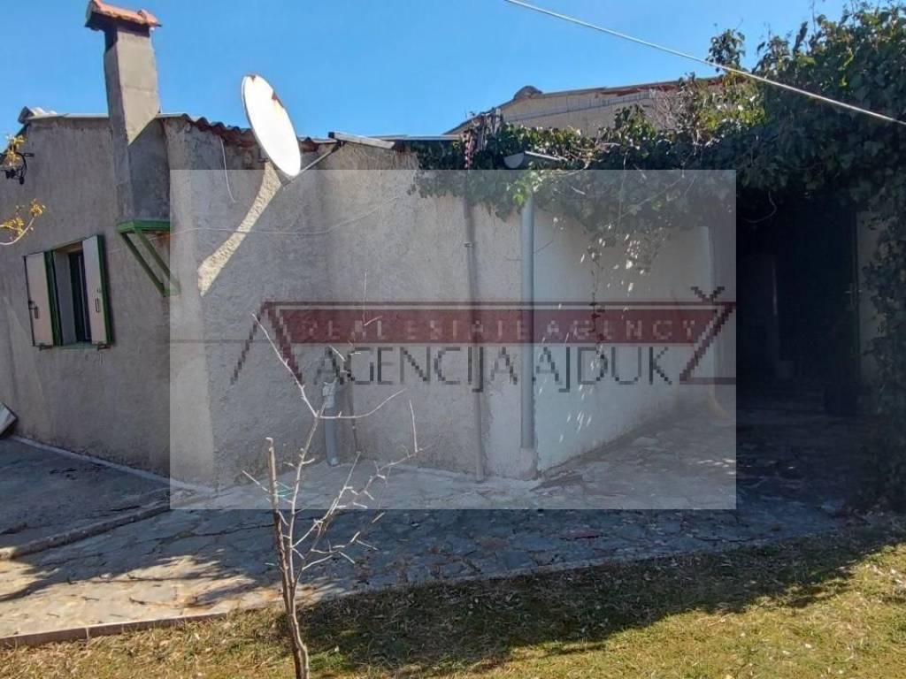 Residential-commercial property, Sale, Cista provo, Svib