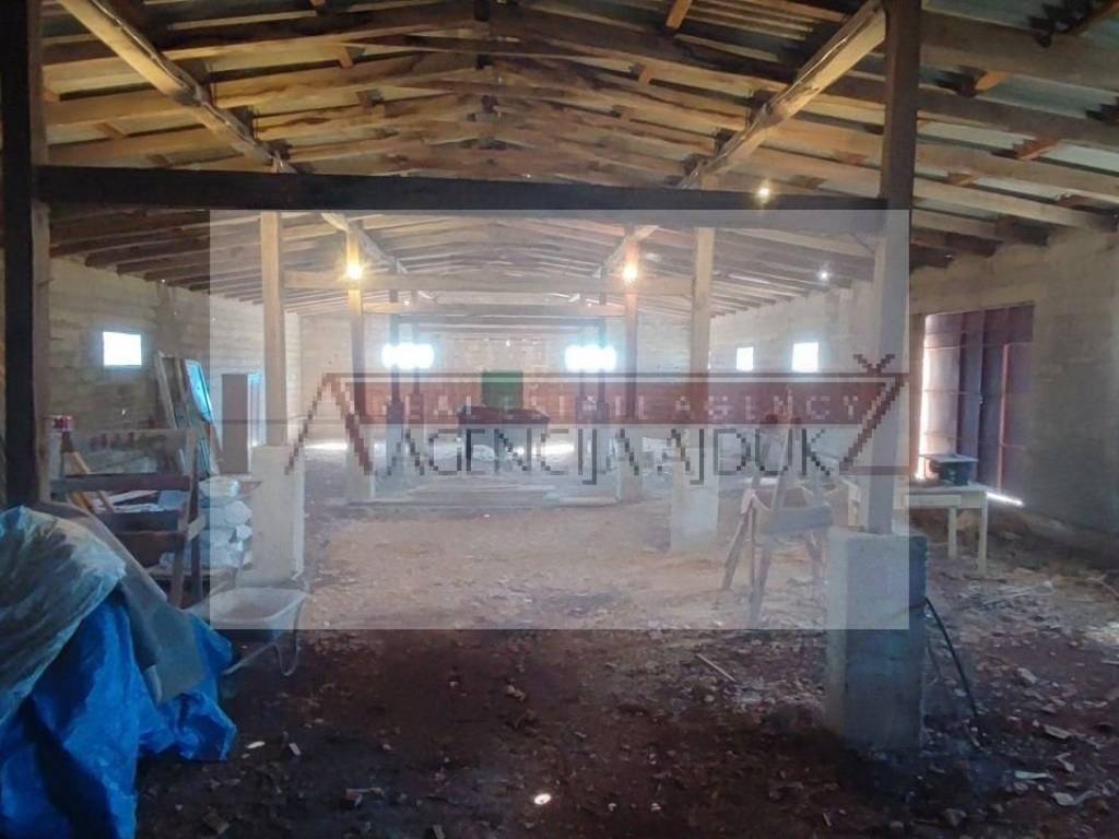 Residential-commercial property, Sale, Cista provo, Svib