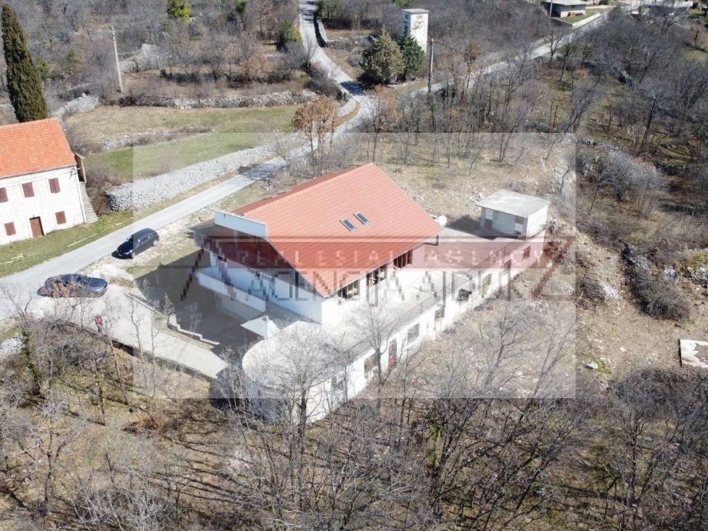 Residential-commercial property, Sale, Lovreć, Lovreć