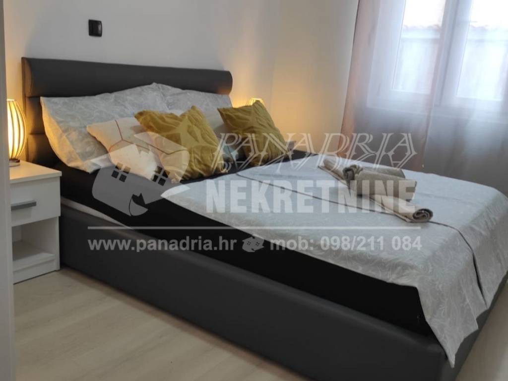 House with apartments, Sale, Vir, Vir