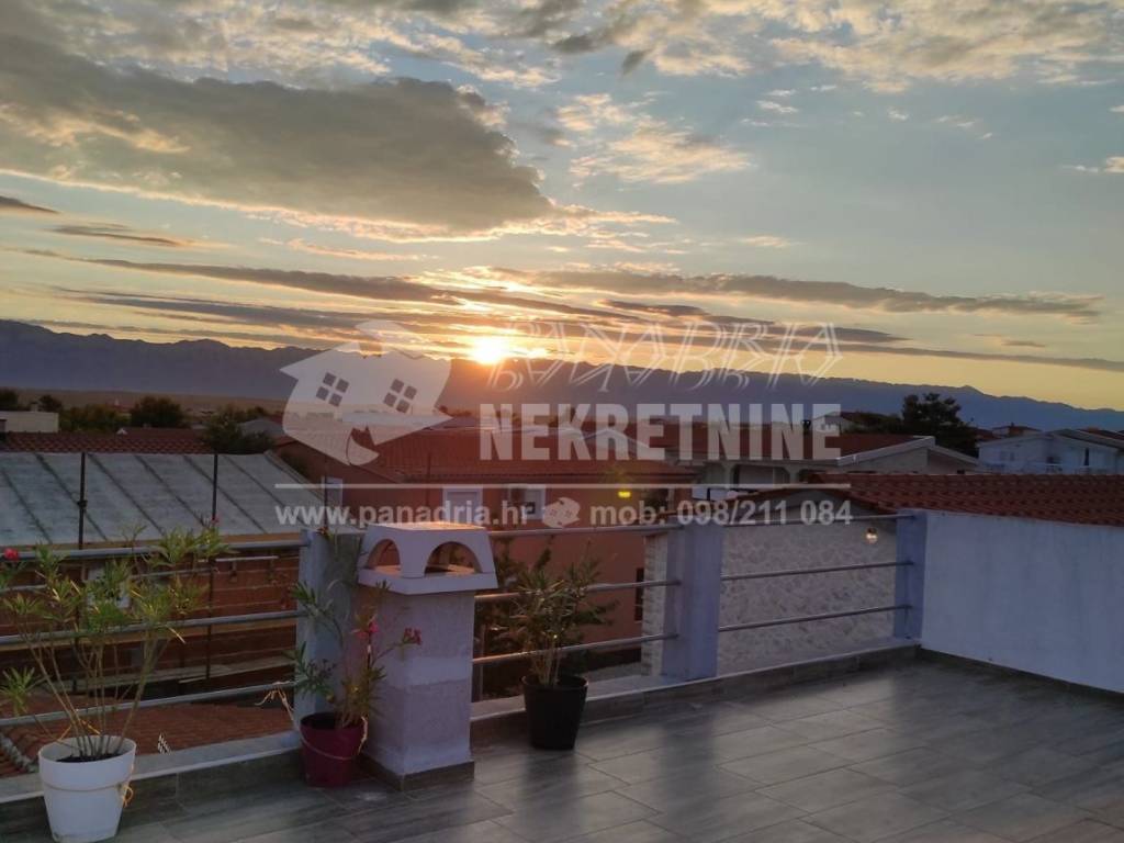 House with apartments, Sale, Vir, Vir