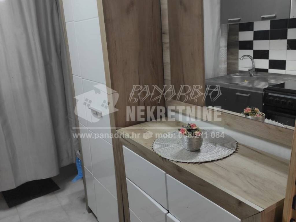 House with apartments, Sale, Vir, Vir