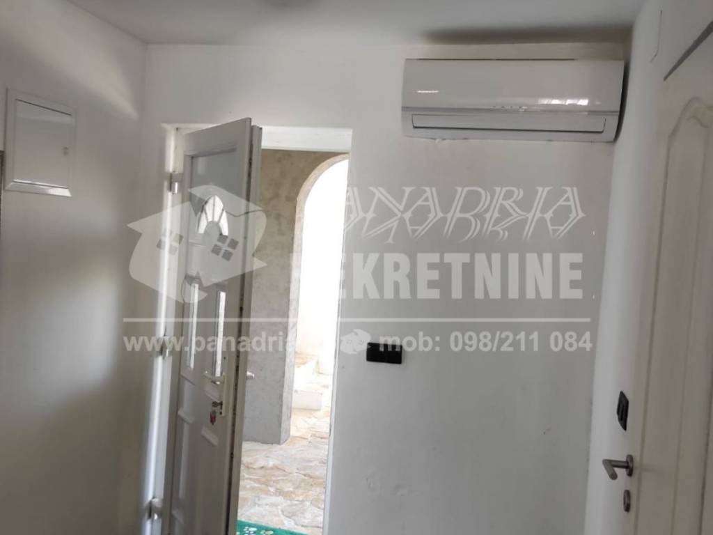 House with apartments, Sale, Vir, Vir