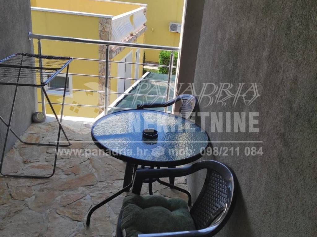 House with apartments, Sale, Vir, Vir