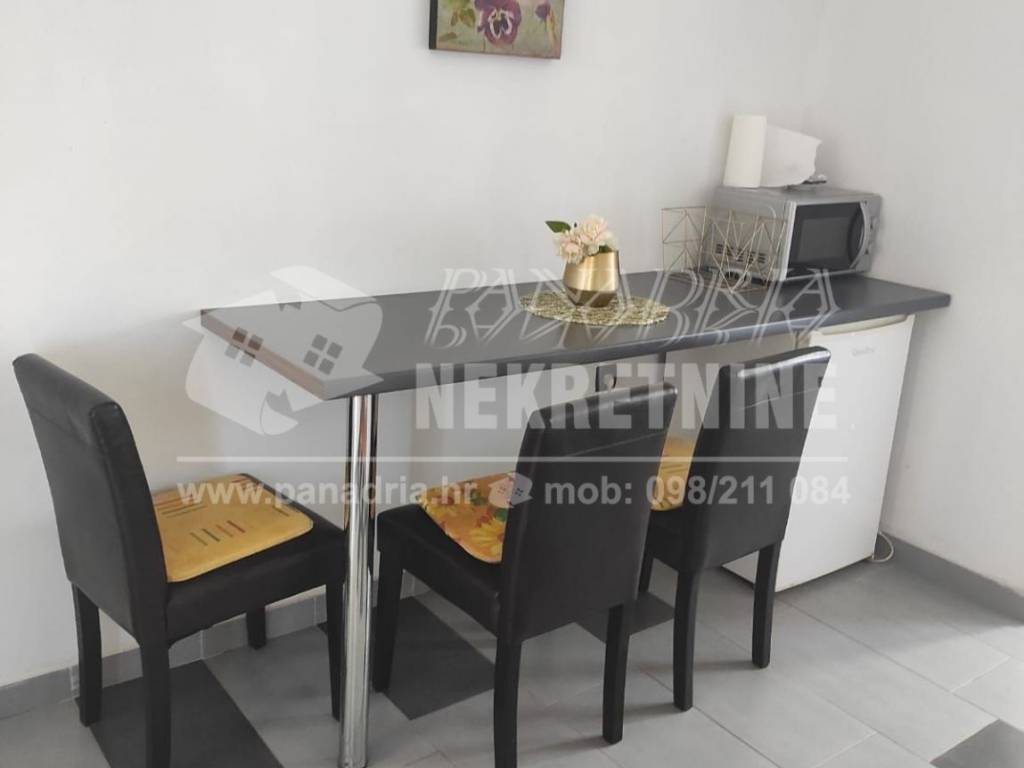 House with apartments, Sale, Vir, Vir