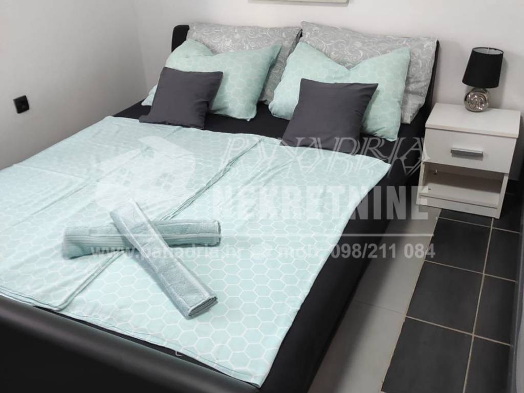 House with apartments, Sale, Vir, Vir