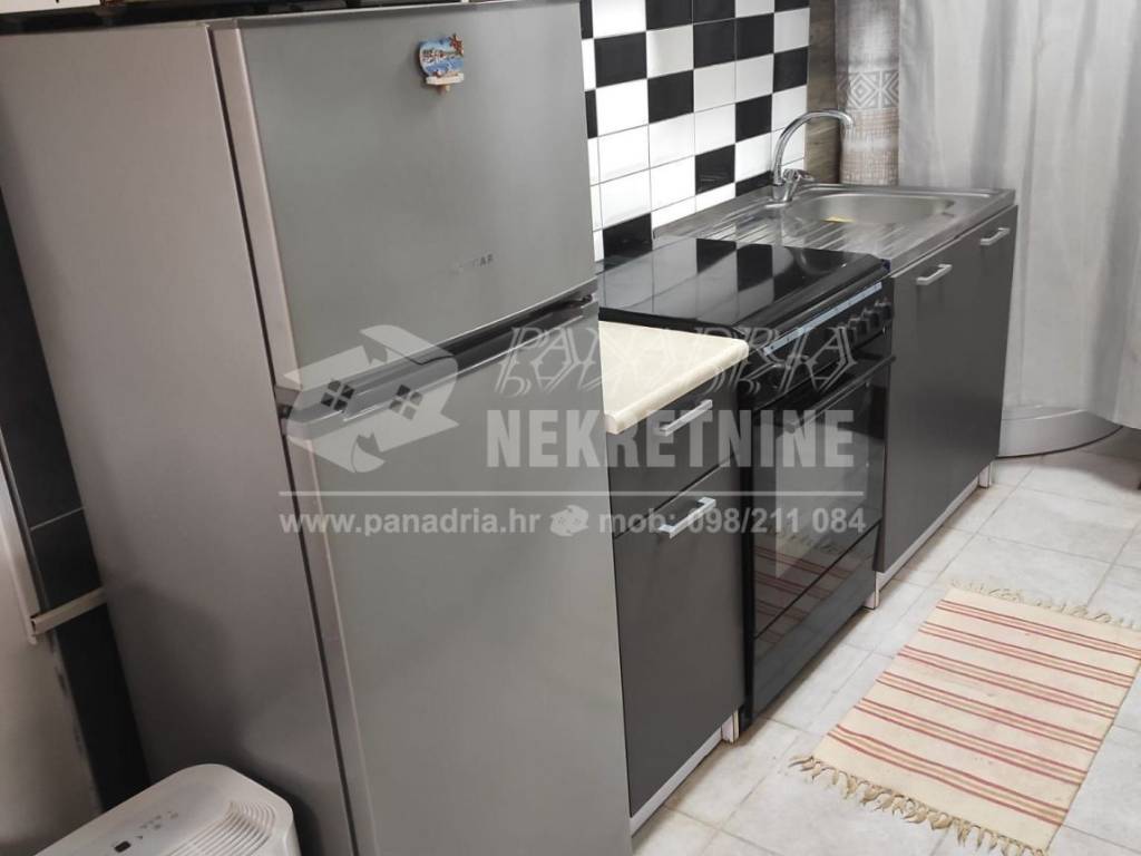 House with apartments, Sale, Vir, Vir