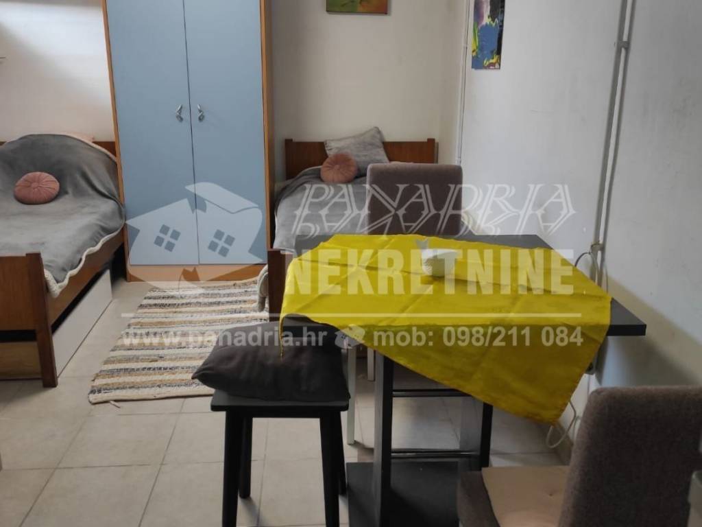 House with apartments, Sale, Vir, Vir