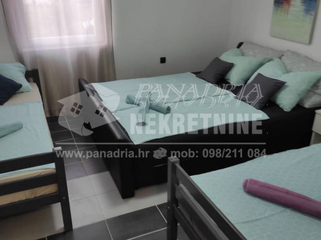 House with apartments, Sale, Vir, Vir