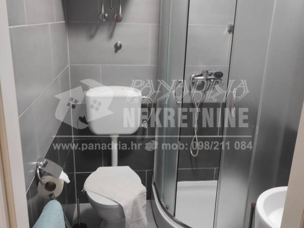 House with apartments, Sale, Vir, Vir