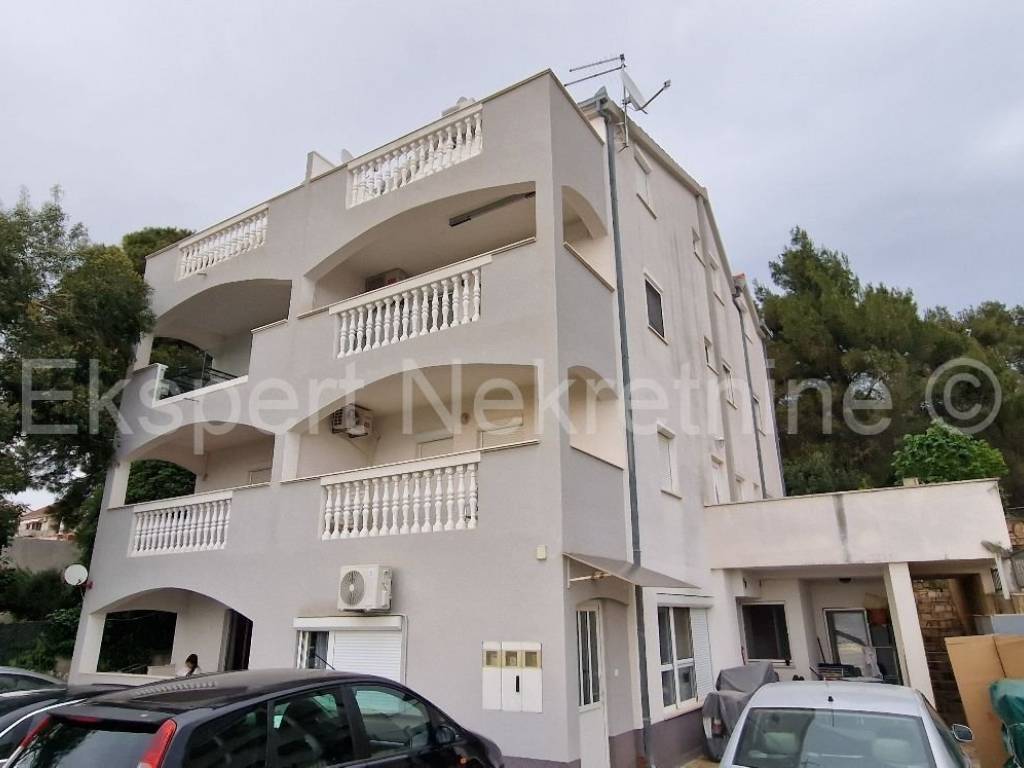 Flat in a building, Sale, Okrug, Okrug Gornji