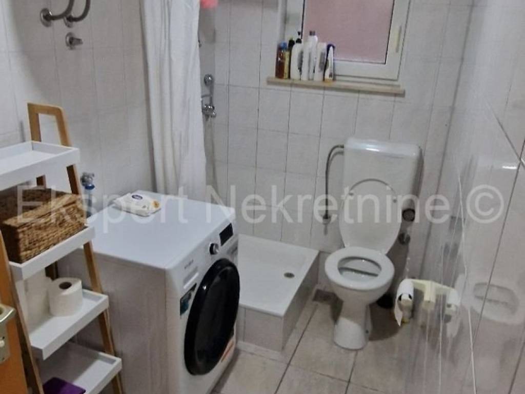 Flat in a building, Sale, Okrug, Okrug Gornji