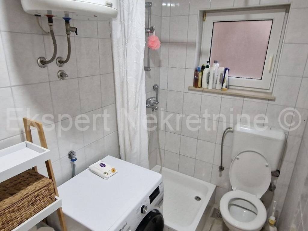 Flat in a building, Sale, Okrug, Okrug Gornji