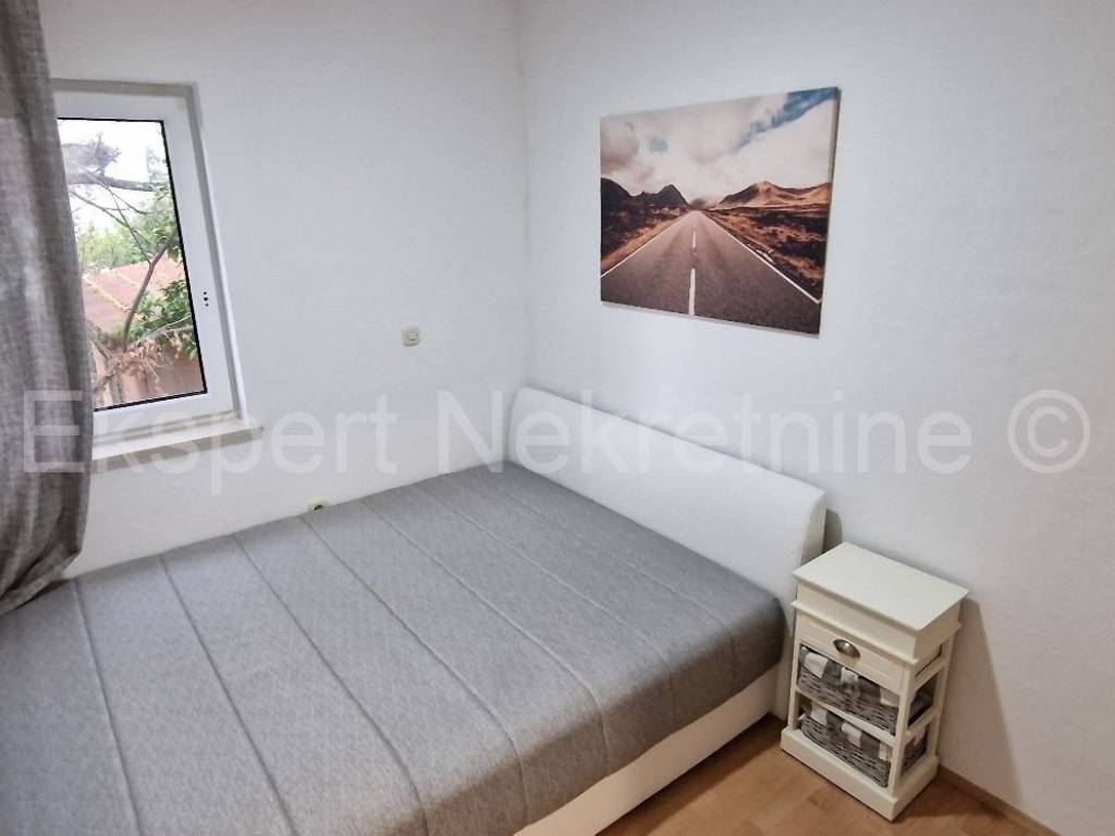 Flat in a building, Sale, Okrug, Okrug Gornji