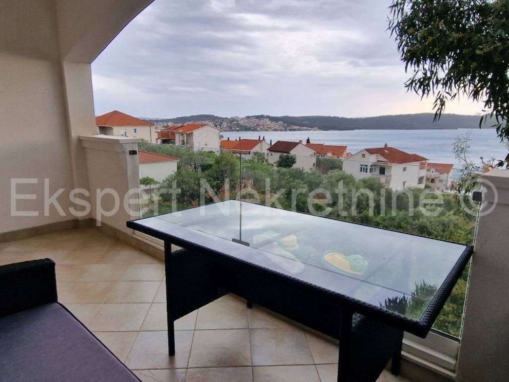 Flat in a building, Sale, Okrug, Okrug Gornji
