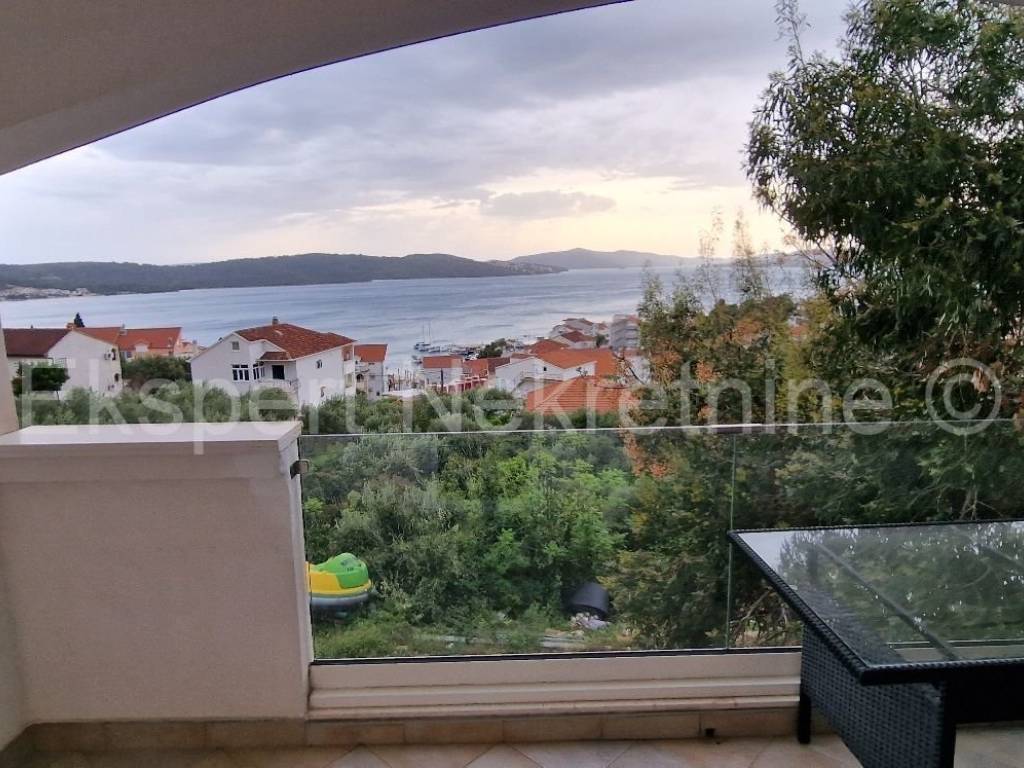 Flat in a building, Sale, Okrug, Okrug Gornji