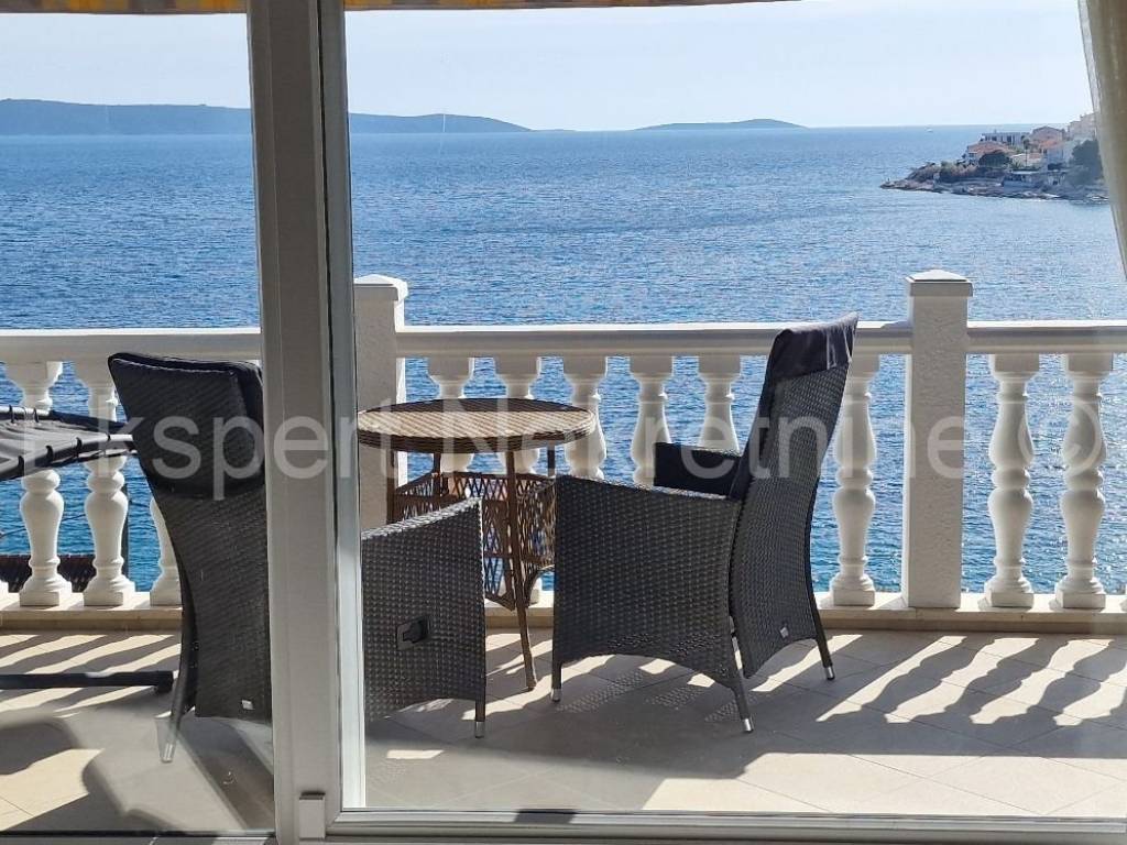 House with apartments, Sale, Okrug, Okrug Gornji