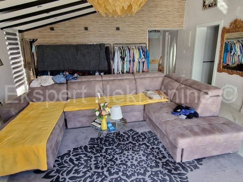 House with apartments, Sale, Okrug, Okrug Gornji