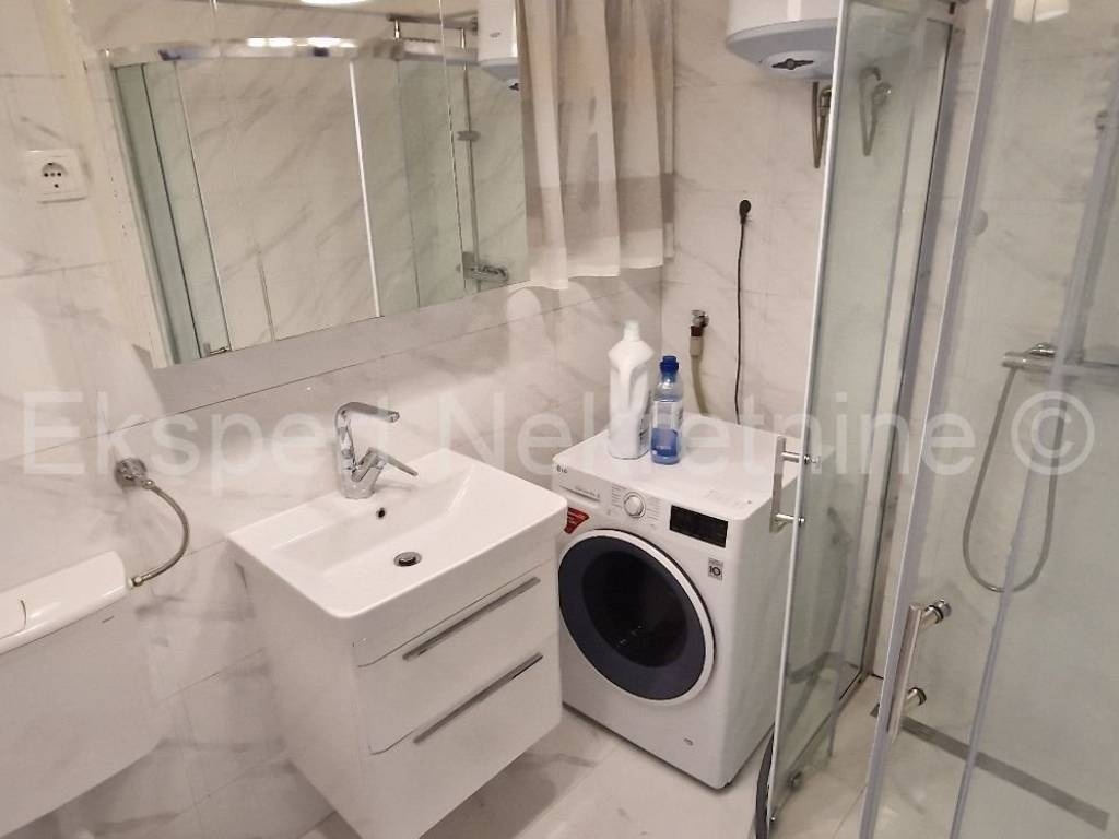 House with apartments, Sale, Okrug, Okrug Gornji