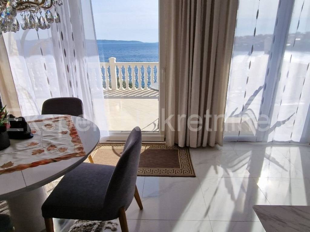 House with apartments, Sale, Okrug, Okrug Gornji