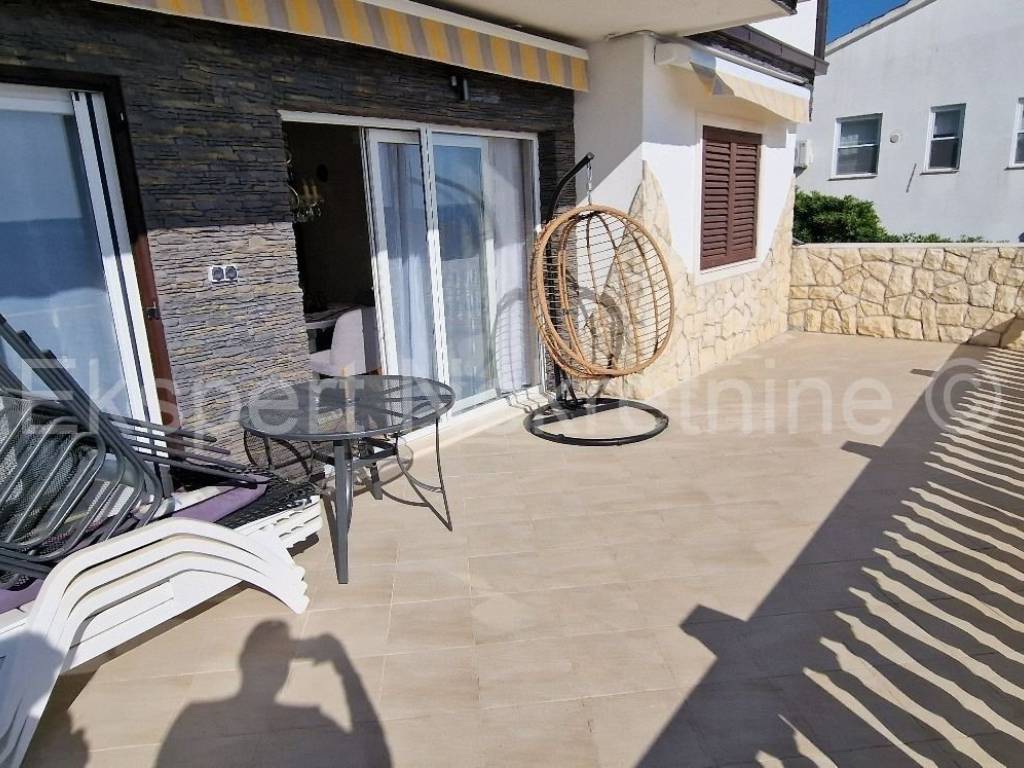 House with apartments, Sale, Okrug, Okrug Gornji