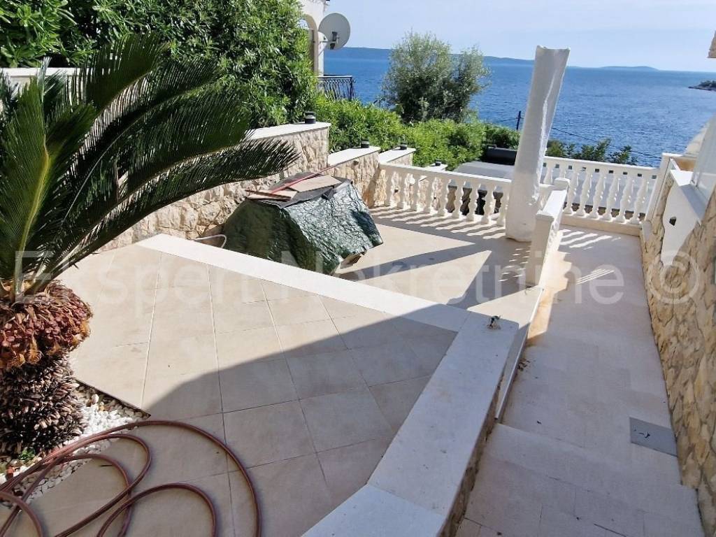 House with apartments, Sale, Okrug, Okrug Gornji
