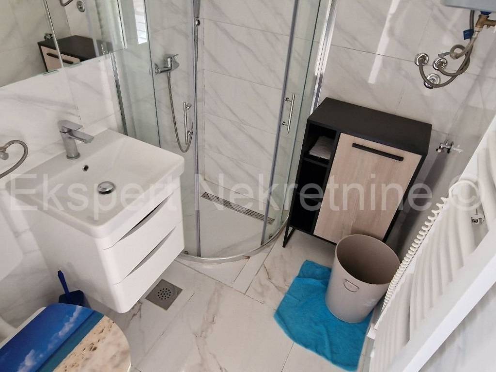 House with apartments, Sale, Okrug, Okrug Gornji