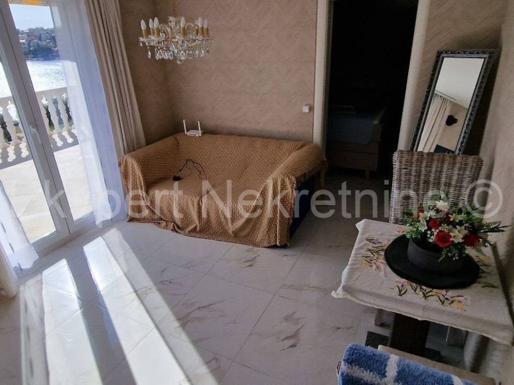 House with apartments, Sale, Okrug, Okrug Gornji