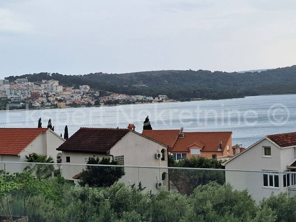 Flat in a building, Sale, Okrug, Okrug Gornji