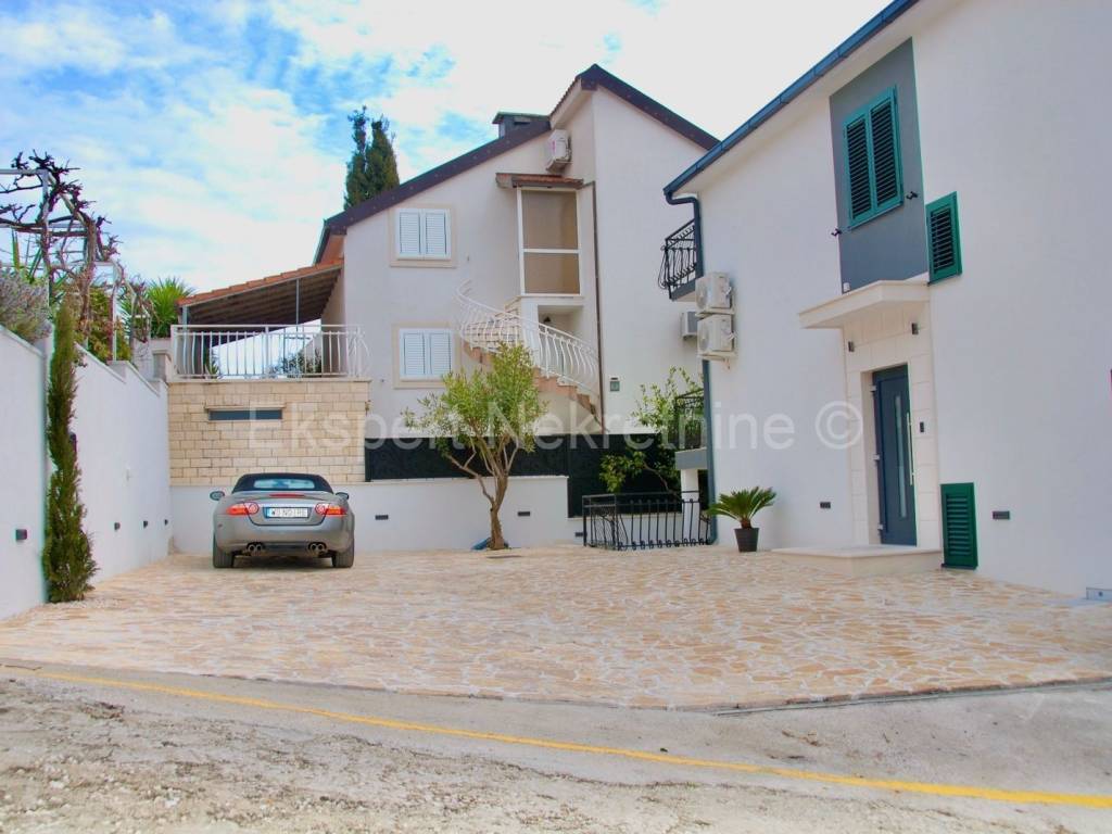 Vila, Prodaja, Okrug, Okrug Gornji