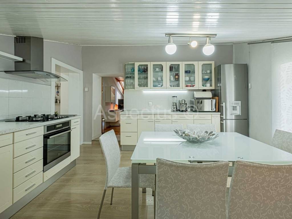 Flat in a house, Sale, Pula, Pula