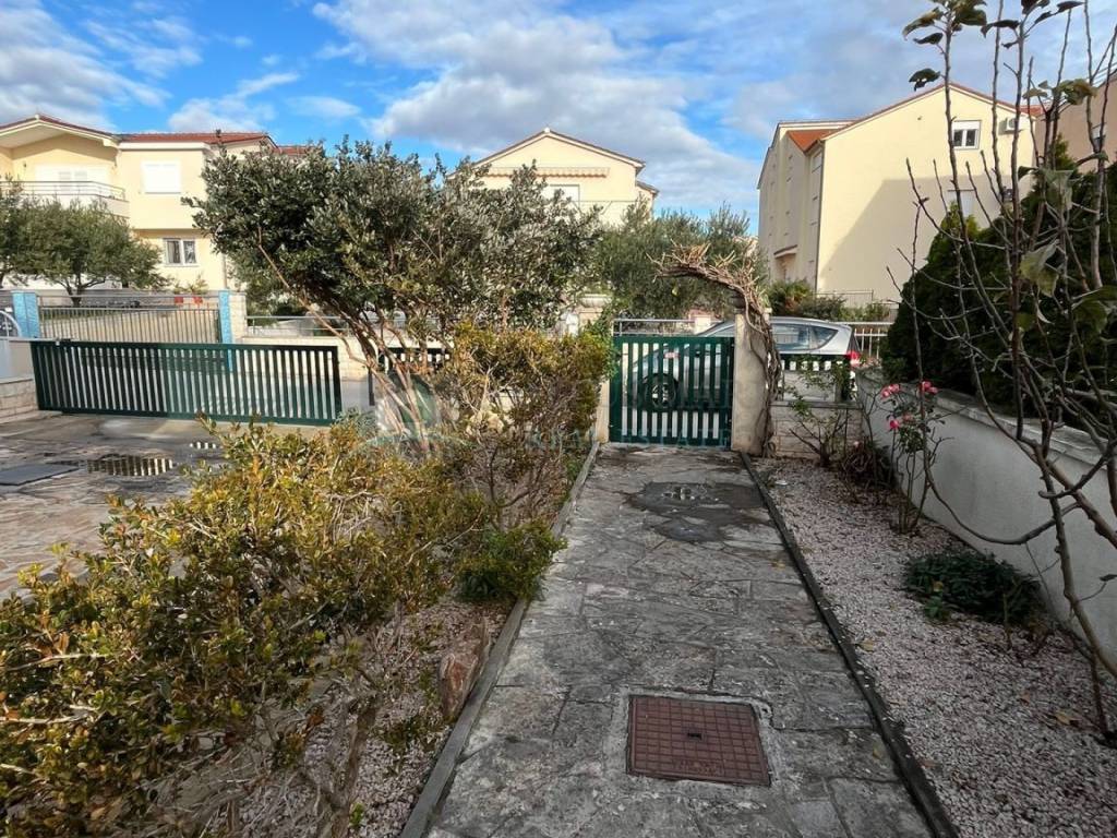 House with apartments, Sale, Vodice, Vodice