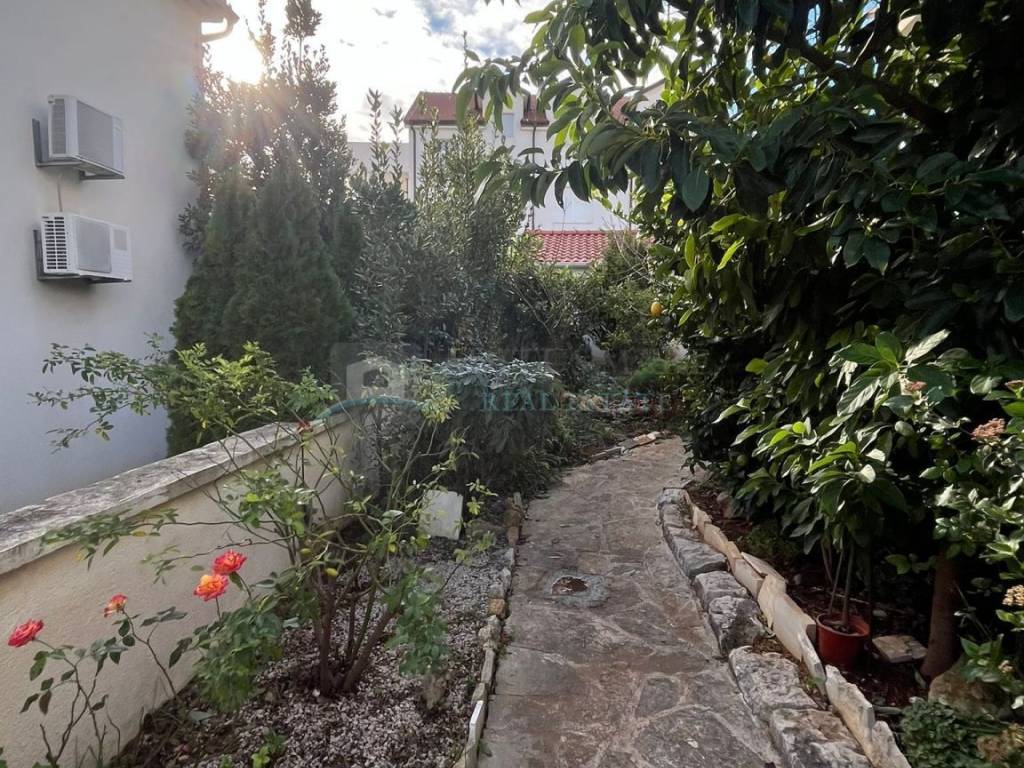 House with apartments, Sale, Vodice, Vodice