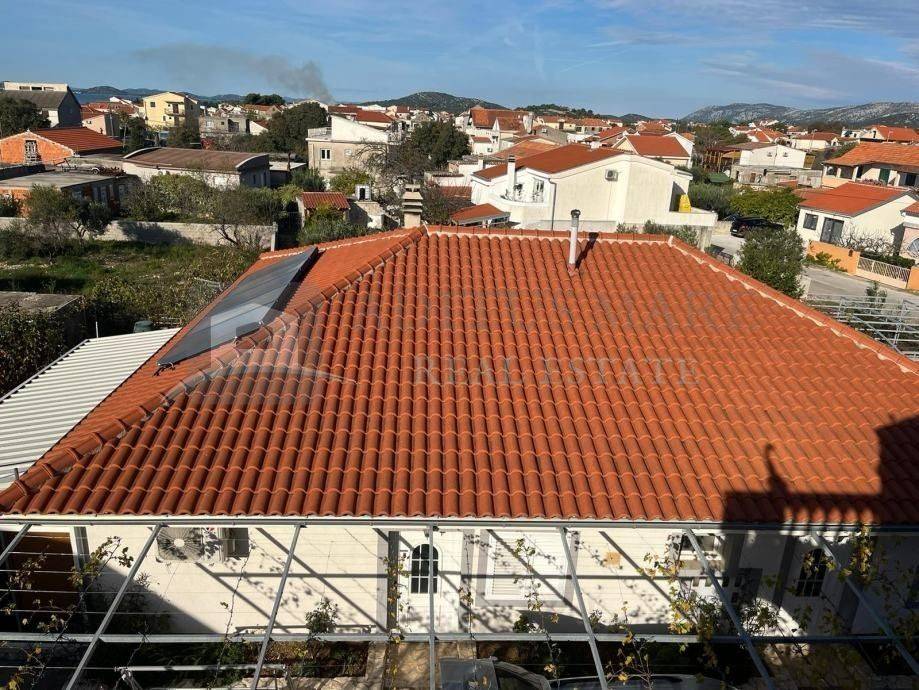 House with apartments, Sale, Pirovac, Pirovac