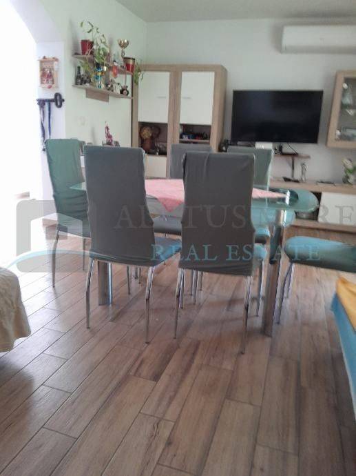 House with apartments, Sale, Pirovac, Pirovac
